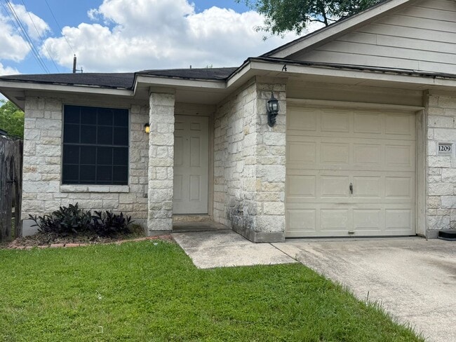 Photo - Tohara Properties1 (1209 Armadillo Rd) Unit A