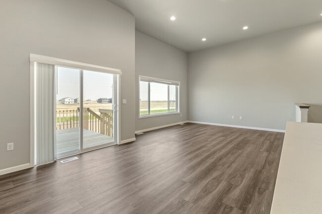 Photo - 824 United Dr