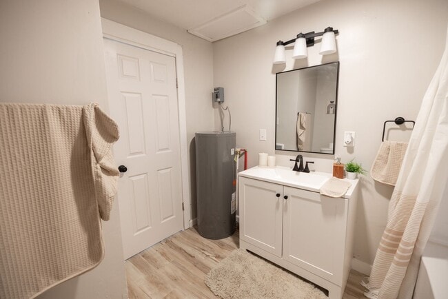 Photo - Updated 1-bedroom house available $675