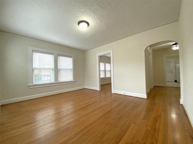 Photo - 513 W Main St Unit 1