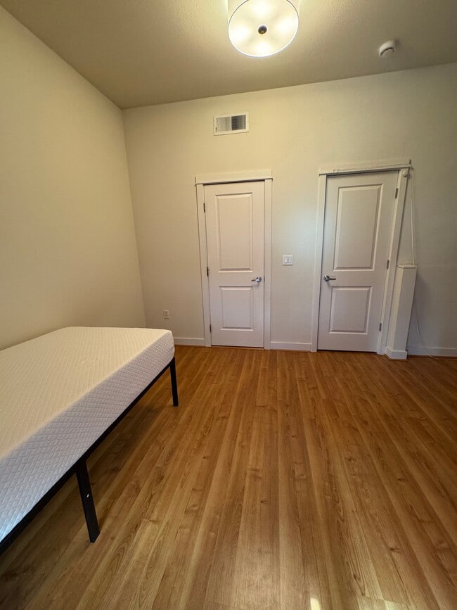 Photo - 179 Cahill Park Dr