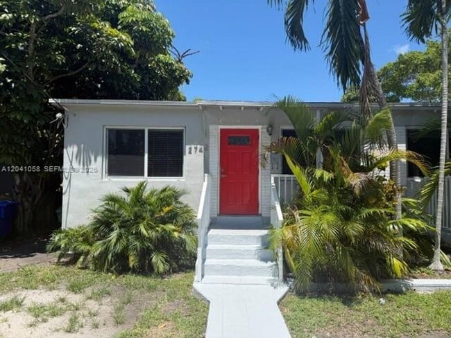 Building Photo - 2742 SW 32nd Ave Unit 2742 SW 32nd Ave