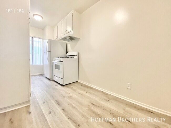 Photo - 636 N St Andrews Pl Unit 6A