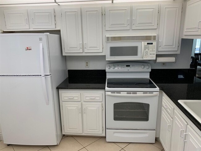 Photo - 4801 Martinique Pl Unit H1 UPDATED
