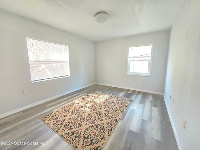 Photo - 484 Poinciana Dr