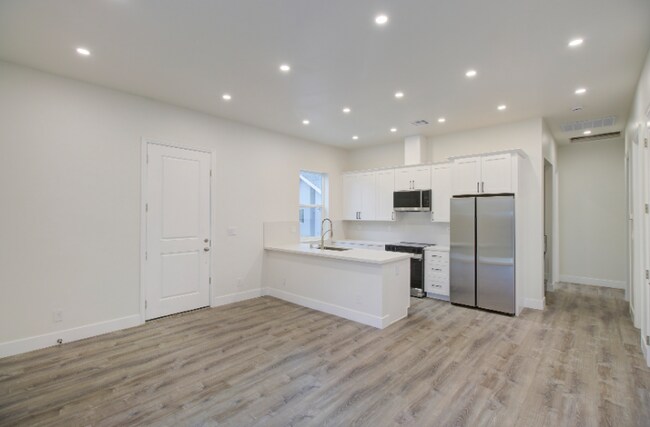 Photo - 1648 Colusa Ave