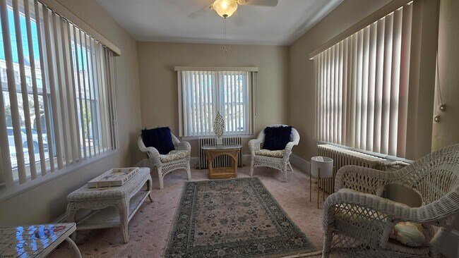 34 N Montgomery Ave