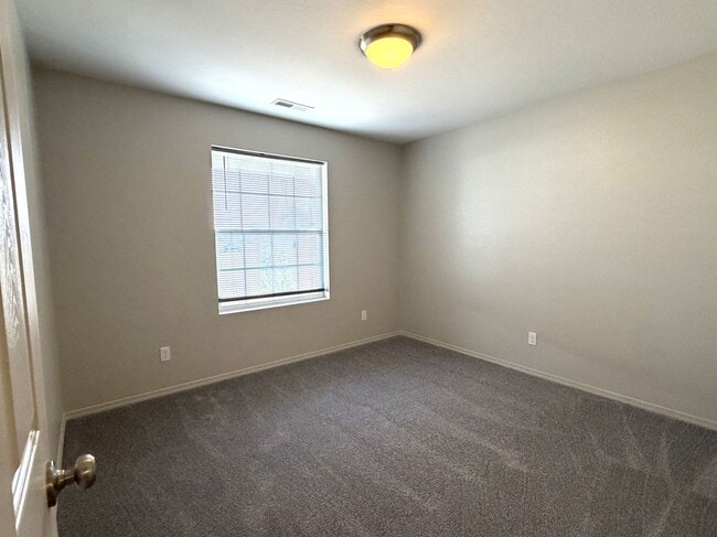 Photo - Beautiful 3 bed 2 bath home with flex room in Nampa just off Ustic and Middleton