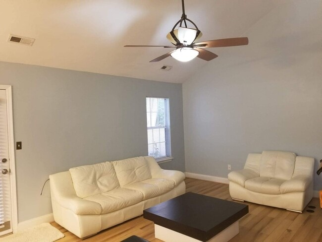 Photo - Wonderful 3 Bedroom 2 Bath Home with Garage in Quiet Williamsburg Community
