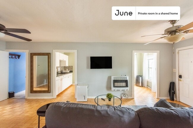 Photo - Room in Shared 3 bed/2 bath home Unidad A