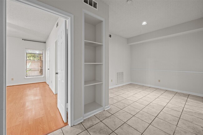 Photo - 5718 Val Verde St Unit 1