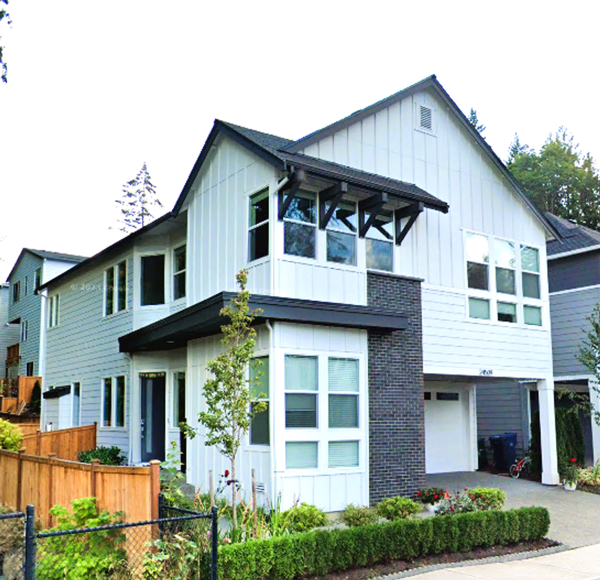 Like-New Spacious Home - Like-New Spacious Home