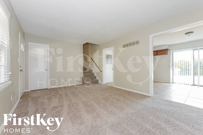 8913 E 90 Terrace
