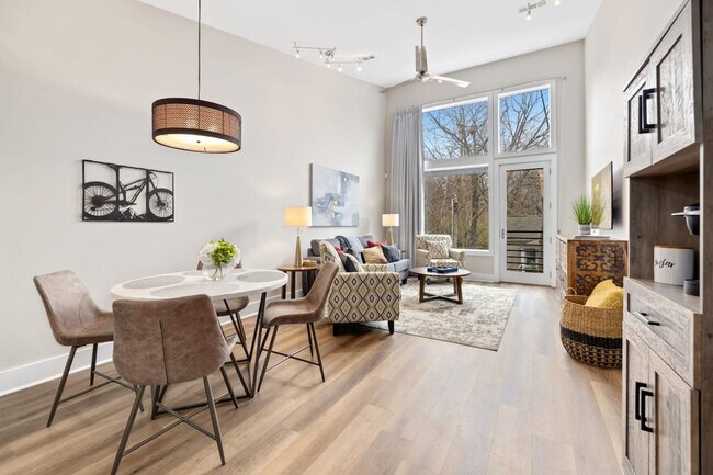 Photo - 465 S Locust Ave Unidad FL2-ID1221906P