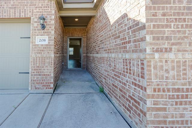 Photo - 208 Harvey St