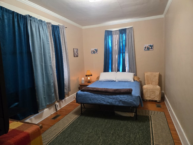 Photo - 2215 Marion St