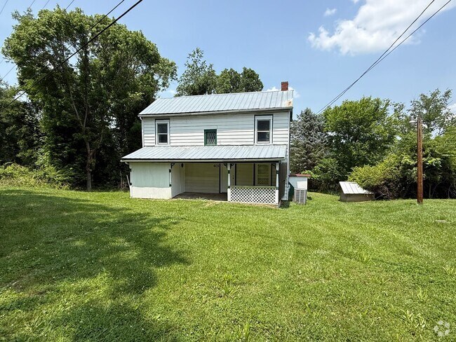 Building Photo - Three Bedroom Home available on Switchback...