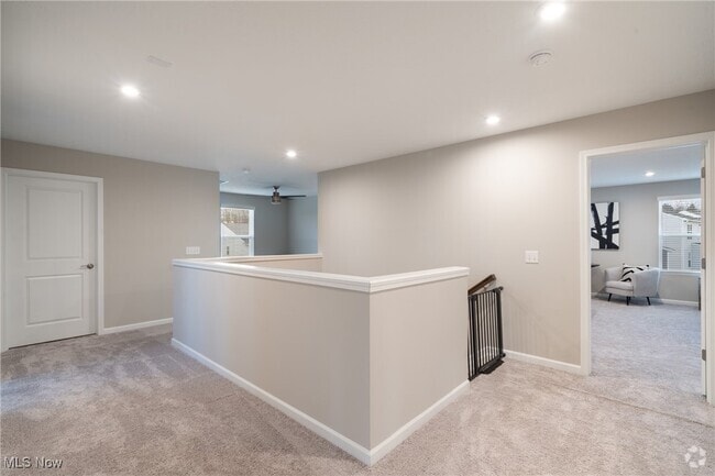 Building Photo - 115 N Washburn Rd Rental