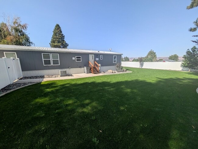 2021 Grelle Ave
