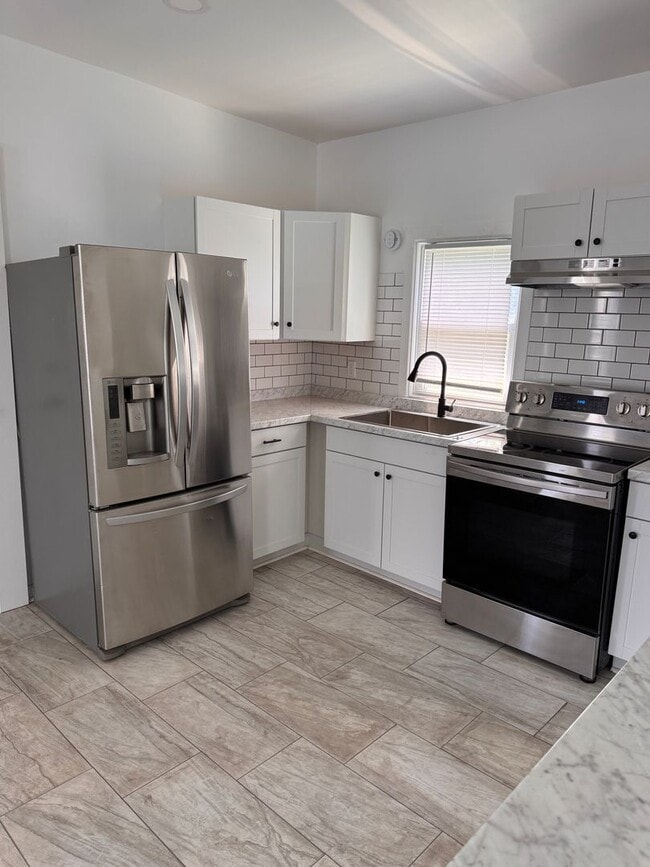 Photo - 3 Bedroom || 1 Bathroom Single Family Home