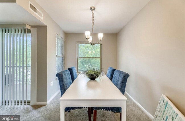 Photo - 3837 St Barnabas Rd Unidad T204