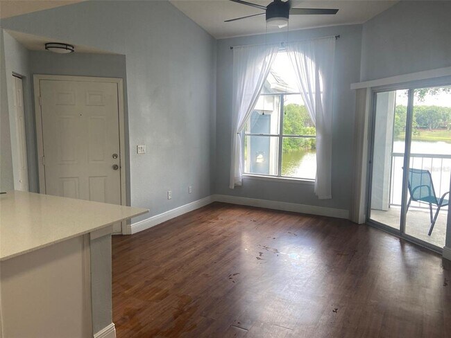 Photo - 2612 Grassy Point Dr Unit 312