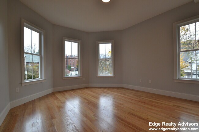 Photo - 7 Sparhawk St Unidad 1 Rental