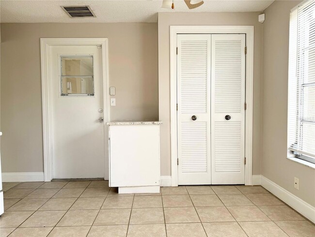 Photo - 237 Matisse Cir N