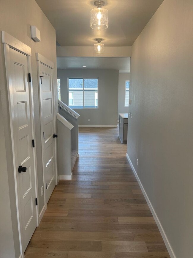 8725 68th Pl NE