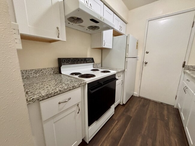 Photo - 1055 Mohr Ln