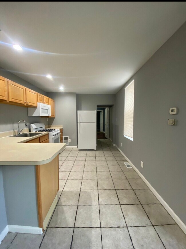 3 Bedrooms 2.5 Bathrooms Voucher Accepted