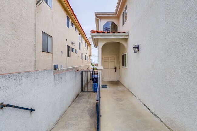926 S Leland St Unit 4