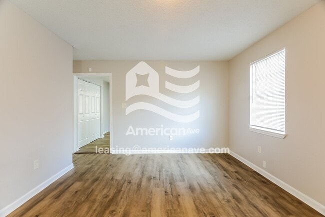 Photo - 1049 Northwood Dr