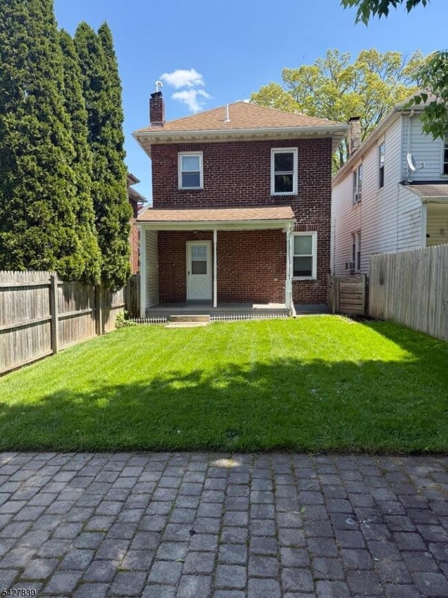 14 Raymond St