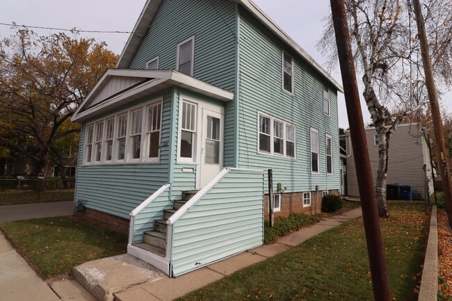 Photo - Large Updated 4 Bedroom Single Family Home