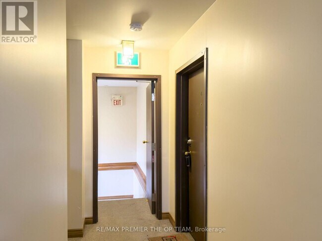 Photo - 2311 Major MacKenzie Dr. Unit 4