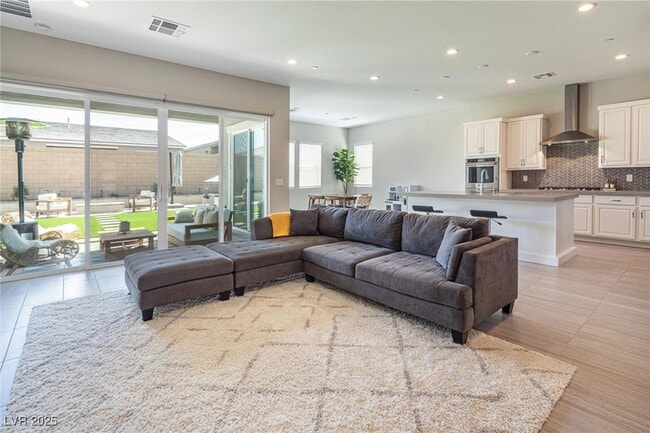 Photo - 832 Canonbury St