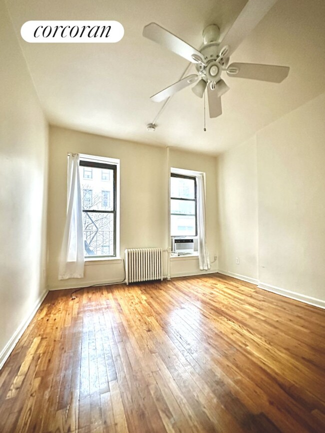 Photo - 444 W 49th St Apartamento