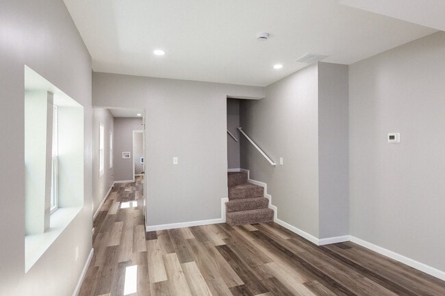 Photo - 203 W High St