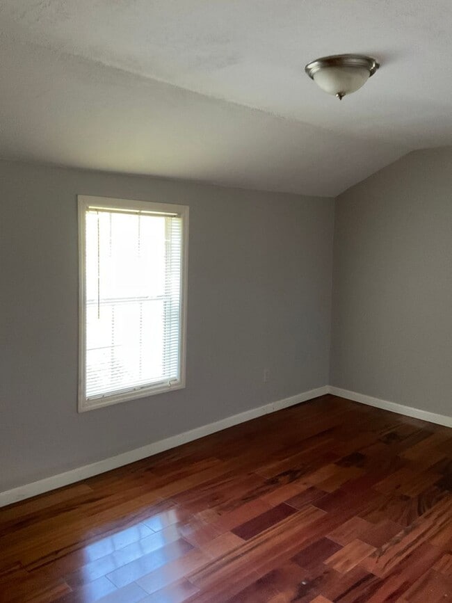 Photo - 225 Hudson Rd