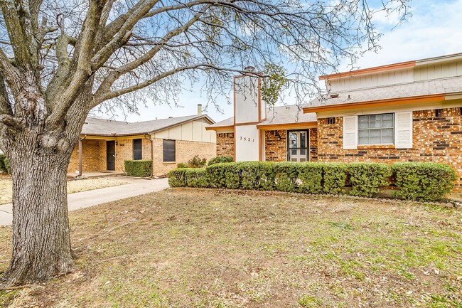 2521 Indigo Ln