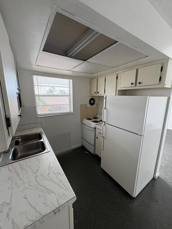 Photo - 1406 Barton Rd