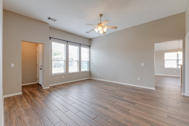 Photo - 205 N Bending Oak Ln