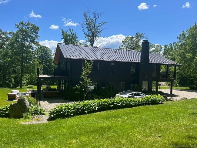 Photo - 34 Old Roxbury Rd