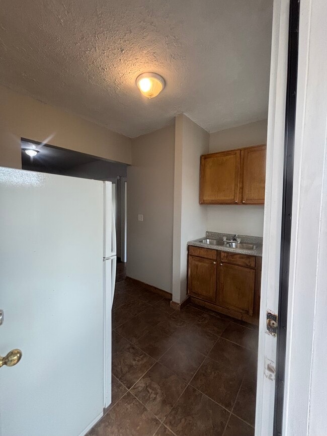Photo - 431 W G St Unit B9