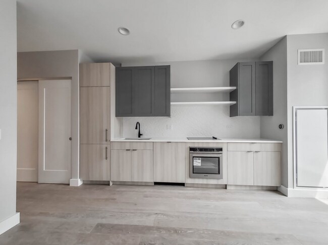 Photo - 1206 N Clark St