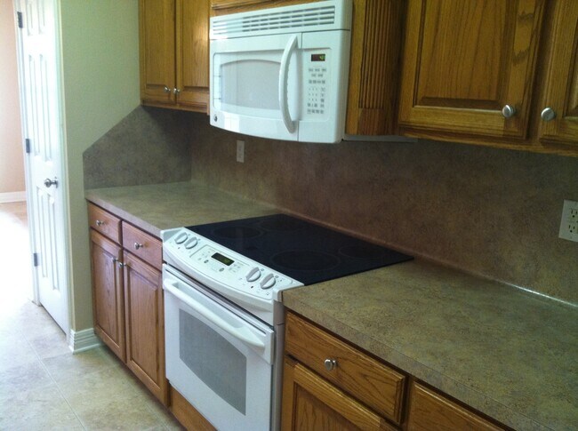 Photo - DOGWOOD SOUTH-GATED COMMUNITY-NICE HOME-CLOSE TO BAFB