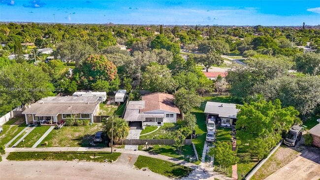 Photo - 921 NW 14th St