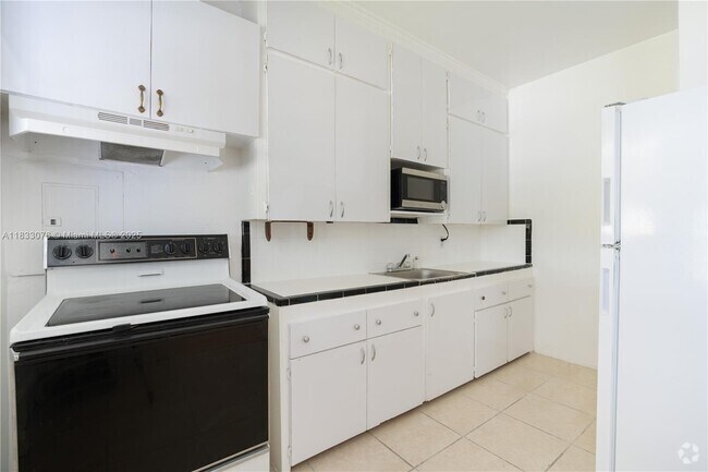 Building Photo - 539 NE 82nd Terrace Unit 4 Rental