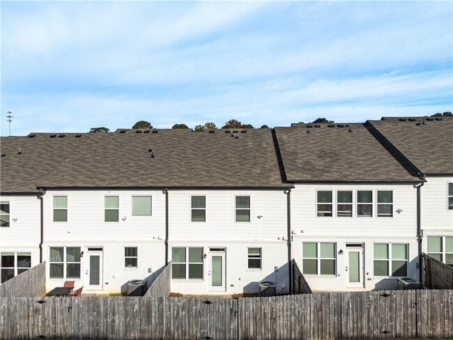 Photo - 124 Auburn Wds Dr